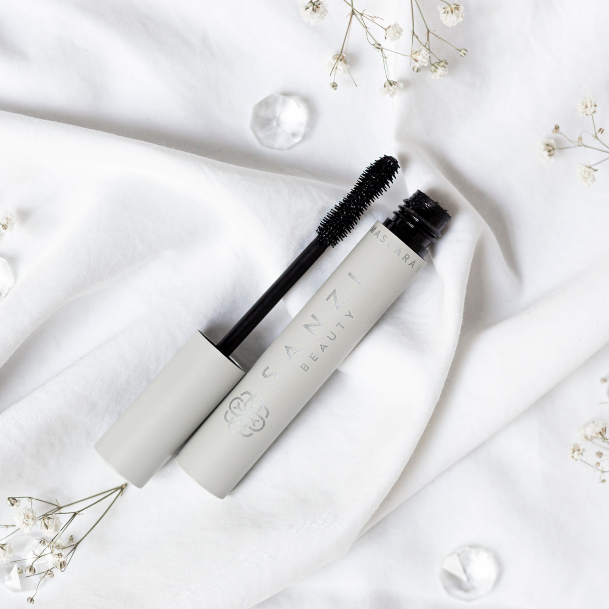 Smukke bukkede vipper hele dagen med Mascara Volume & Curl