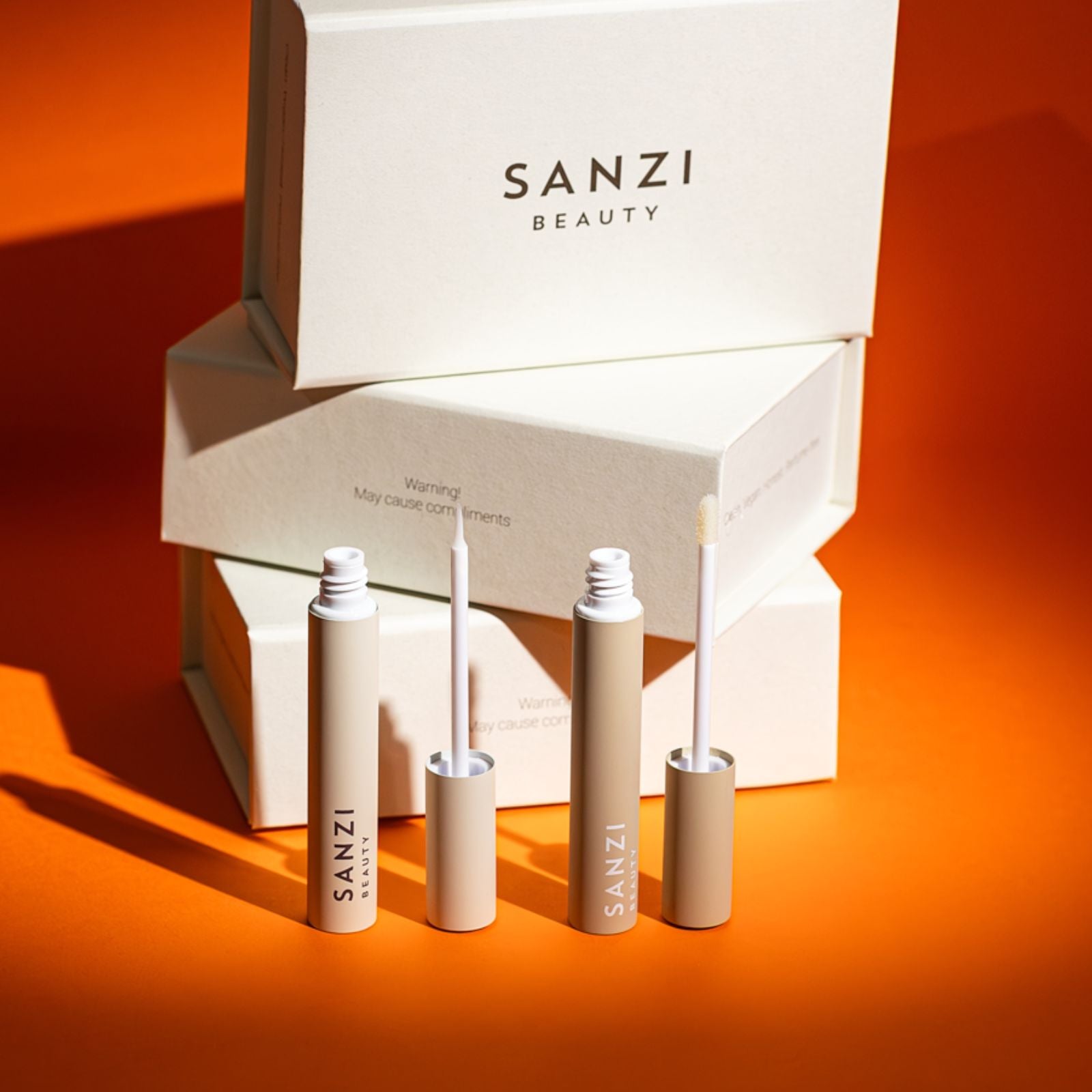 JULEPAKKE: EYELASH GROWTH SERUM 5 ML + EYEBROW ENHANCING SERUM 5 ML