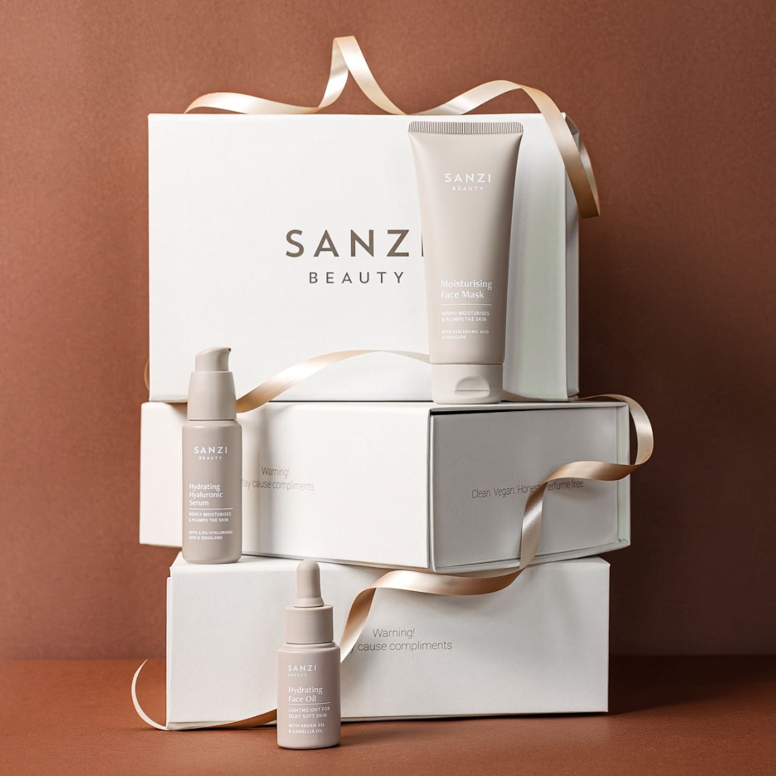 JULEPAKKE: HYALURONIC SERUM + FACE OIL + FACE MASK