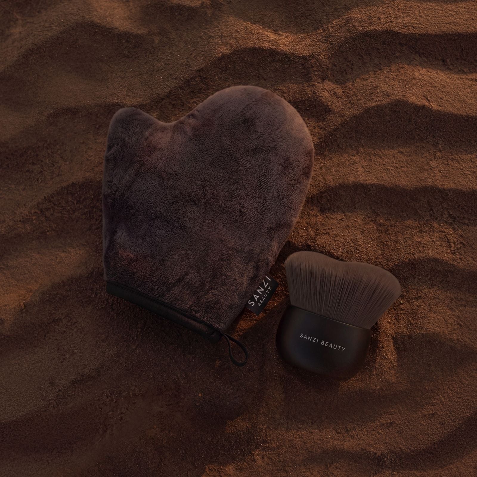 PAKKE: SELF-TANNING GLOVE + SELF-TANNING BRUSH