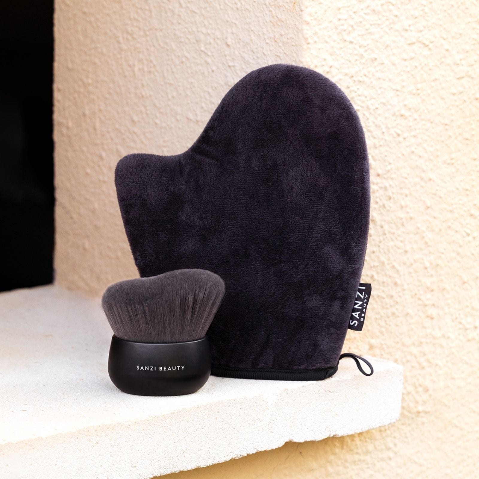 PAKKE: SELF-TANNING GLOVE + SELF-TANNING BRUSH