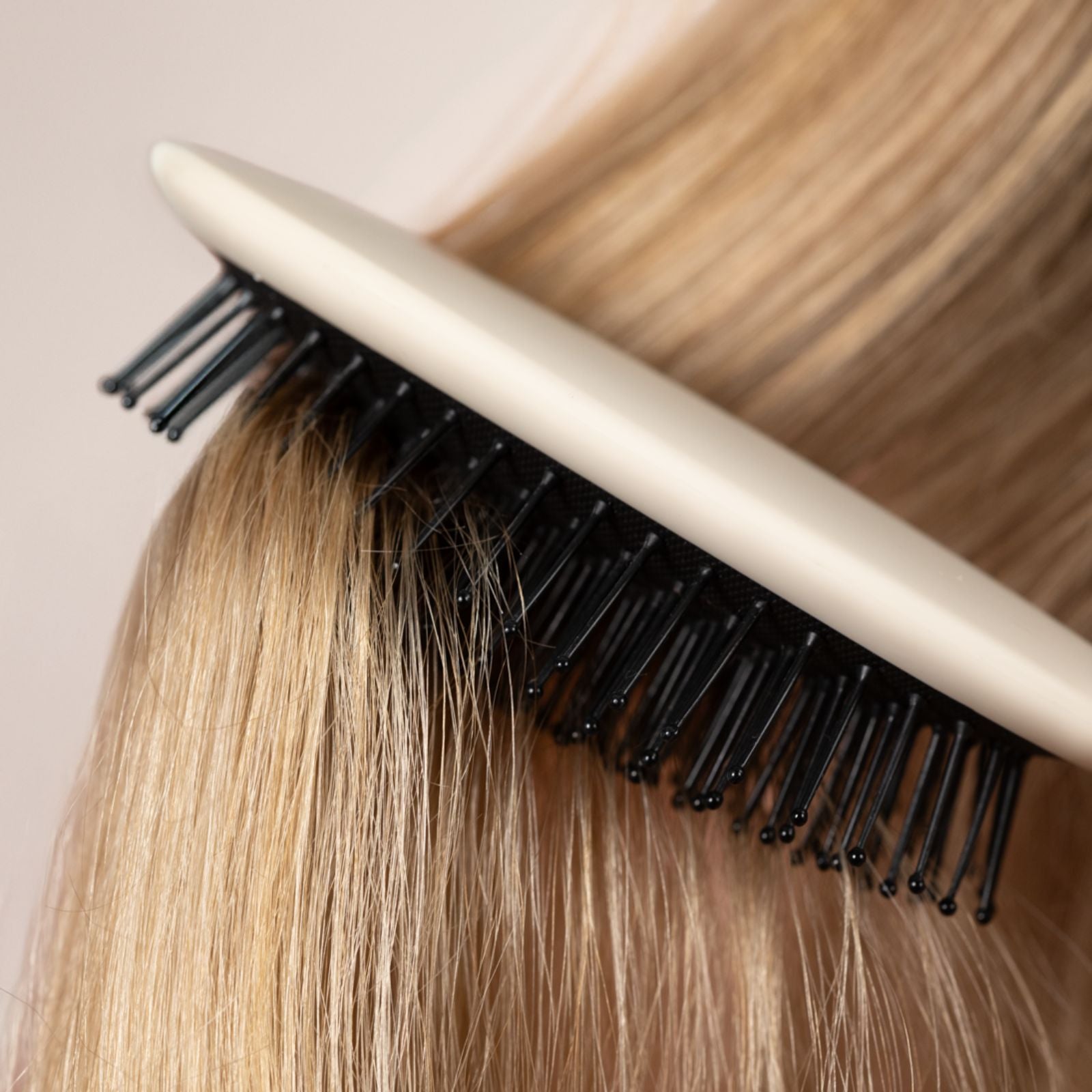 DETANGLING PADDLE BRUSH