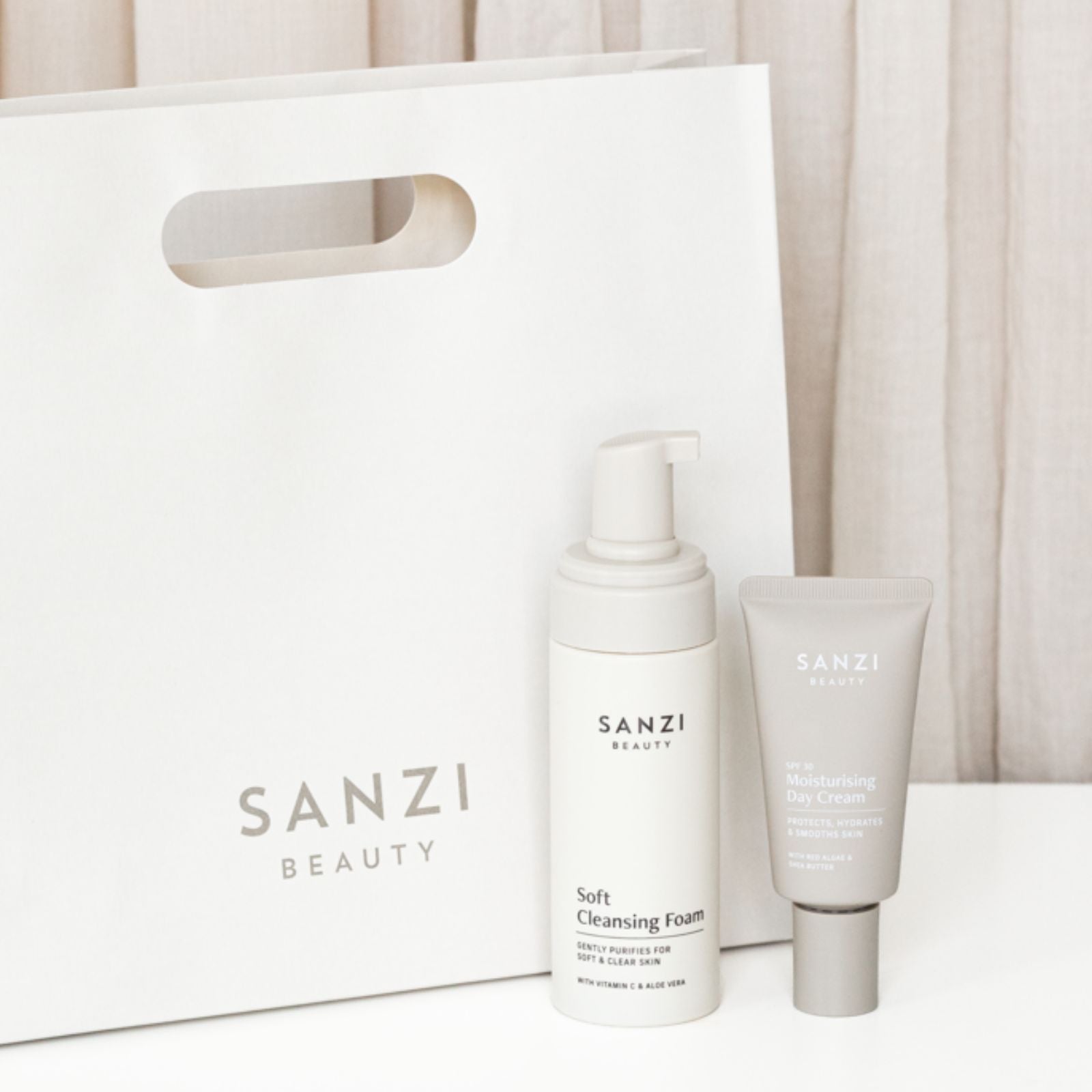 FARS DAG PAKKE: SOFT CLEANSING FOAM & MOISTURISING DAY CREAM SPF 30