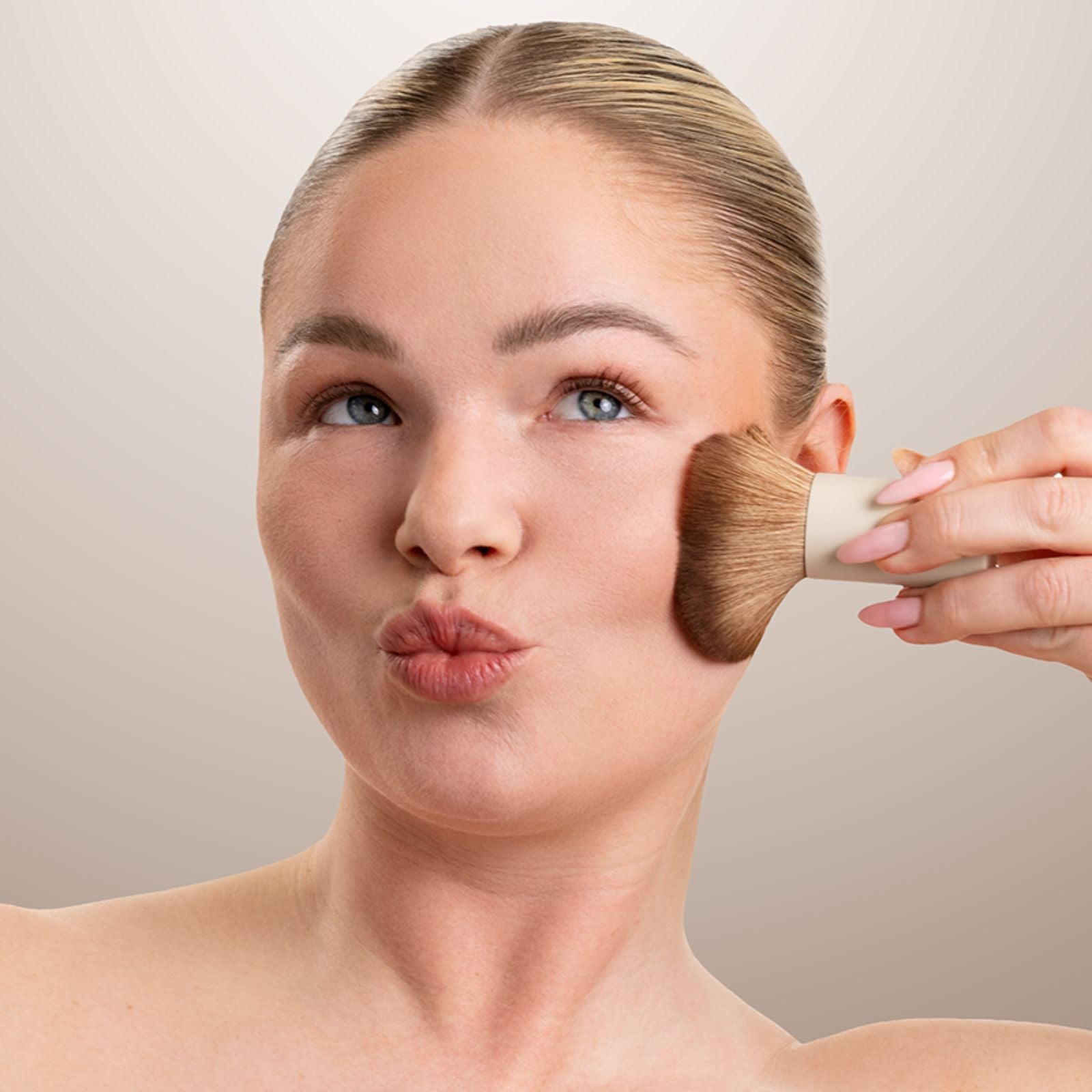 KABUKI BRUSH 10
