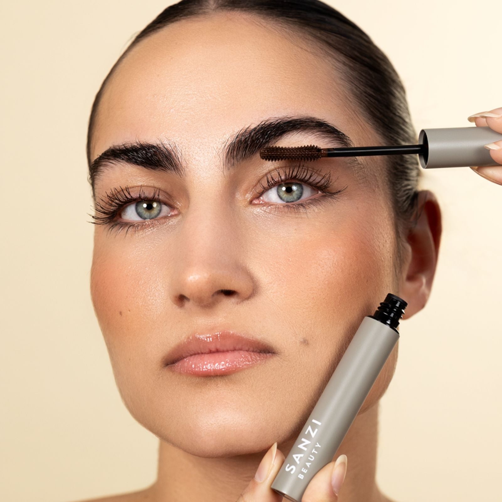 MASCARA VOLUME & CURL (WITH EYELASH SERUM) - BROWN