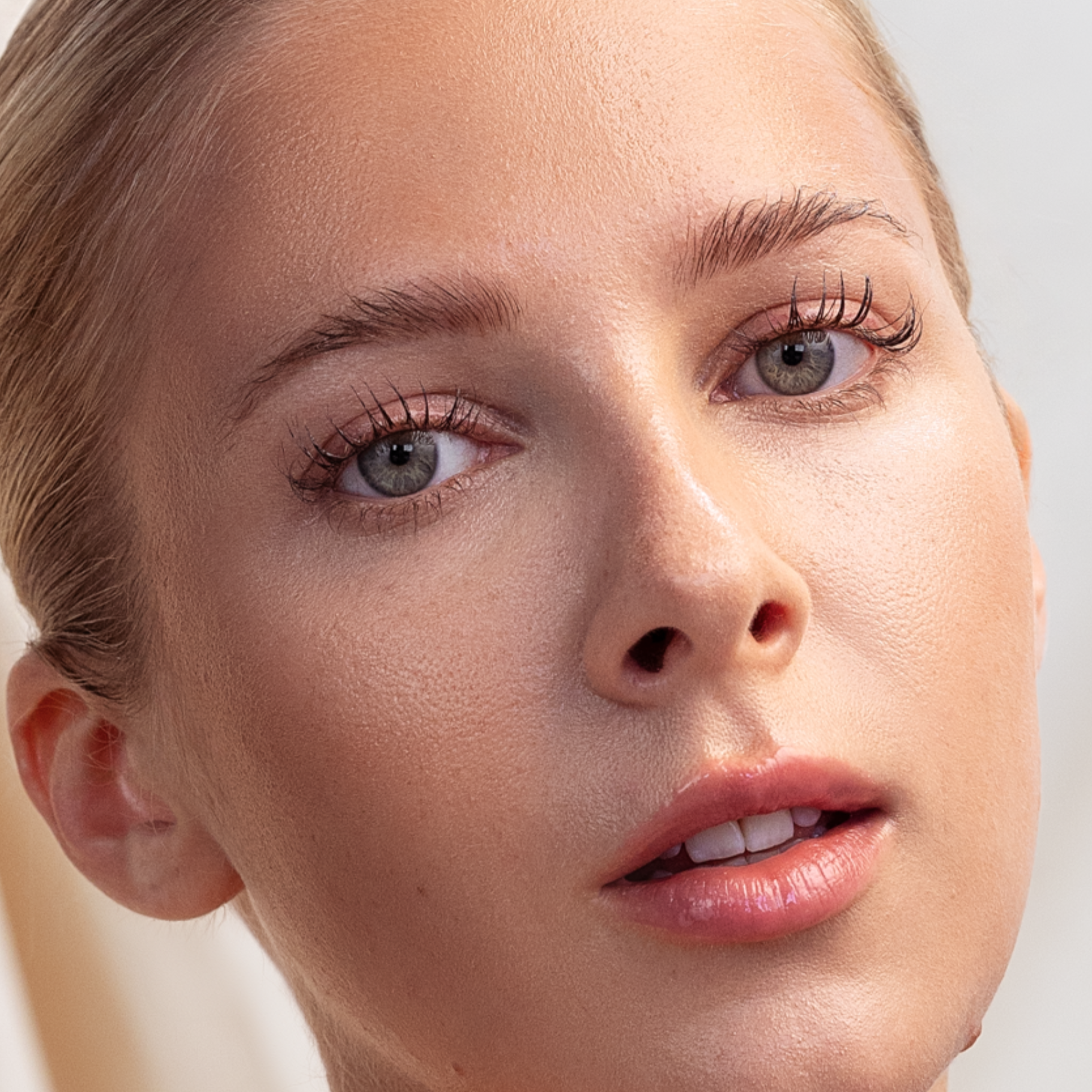 EYELASH GROWTH SERUM