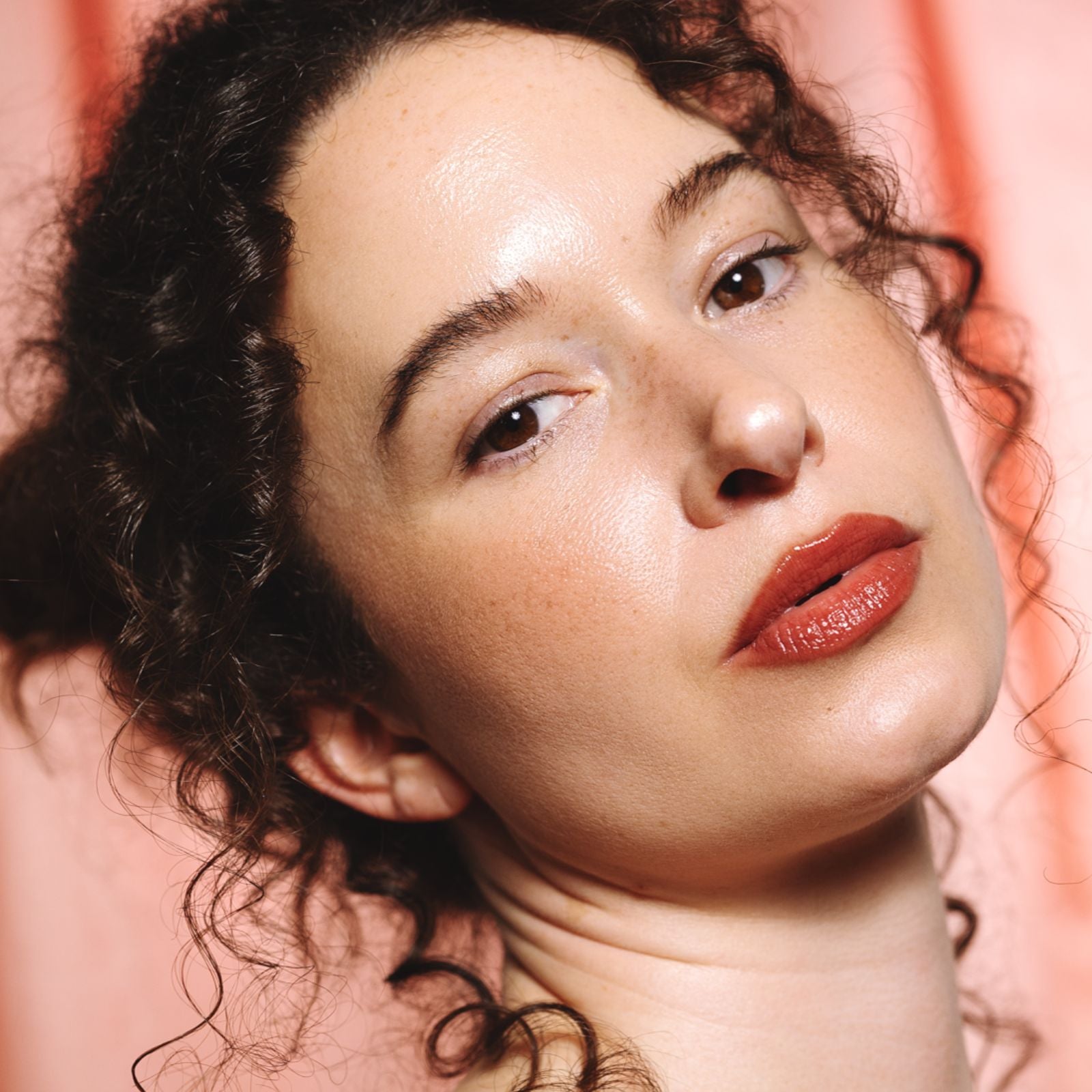 LIP SHEEN