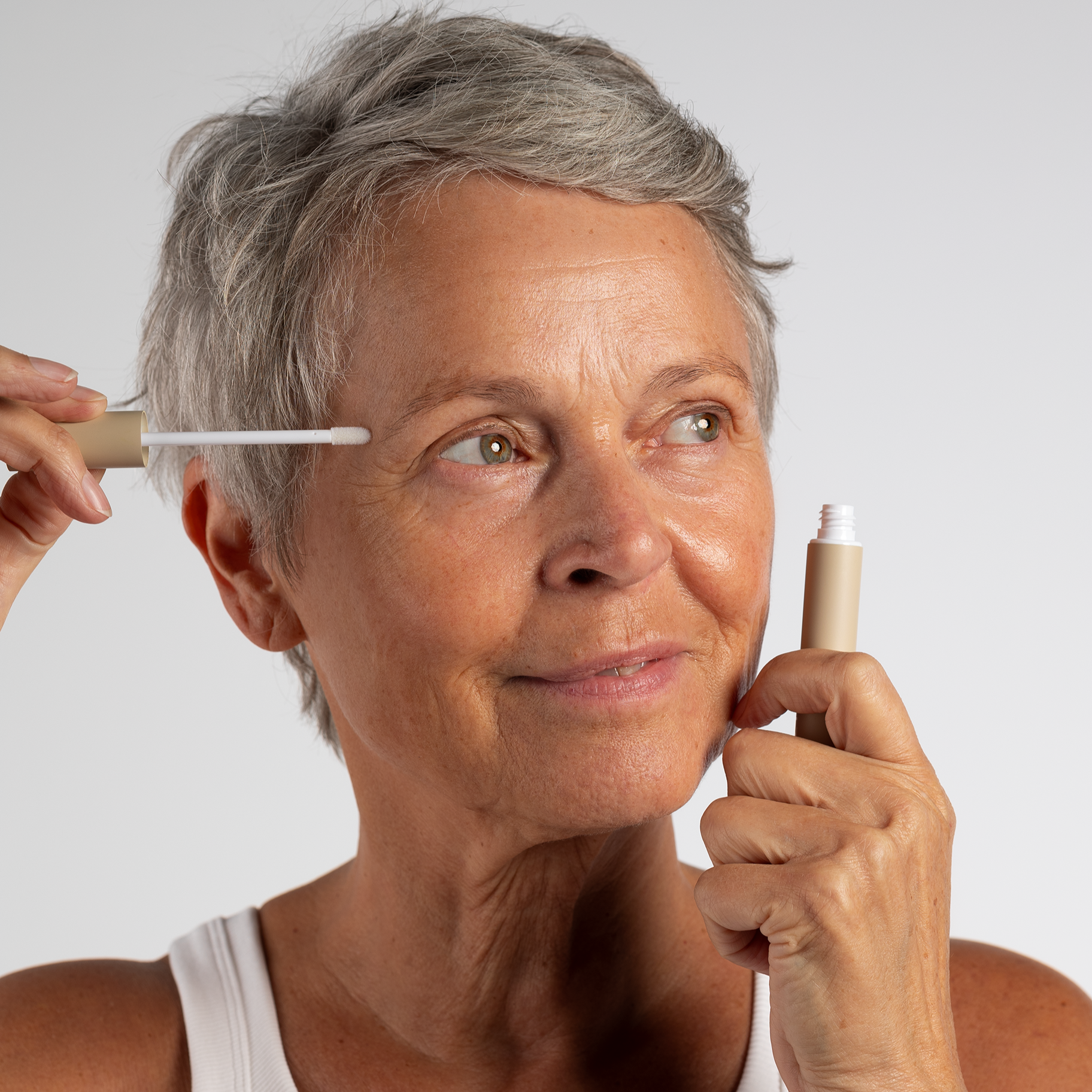 EYEBROW ENHANCING SERUM