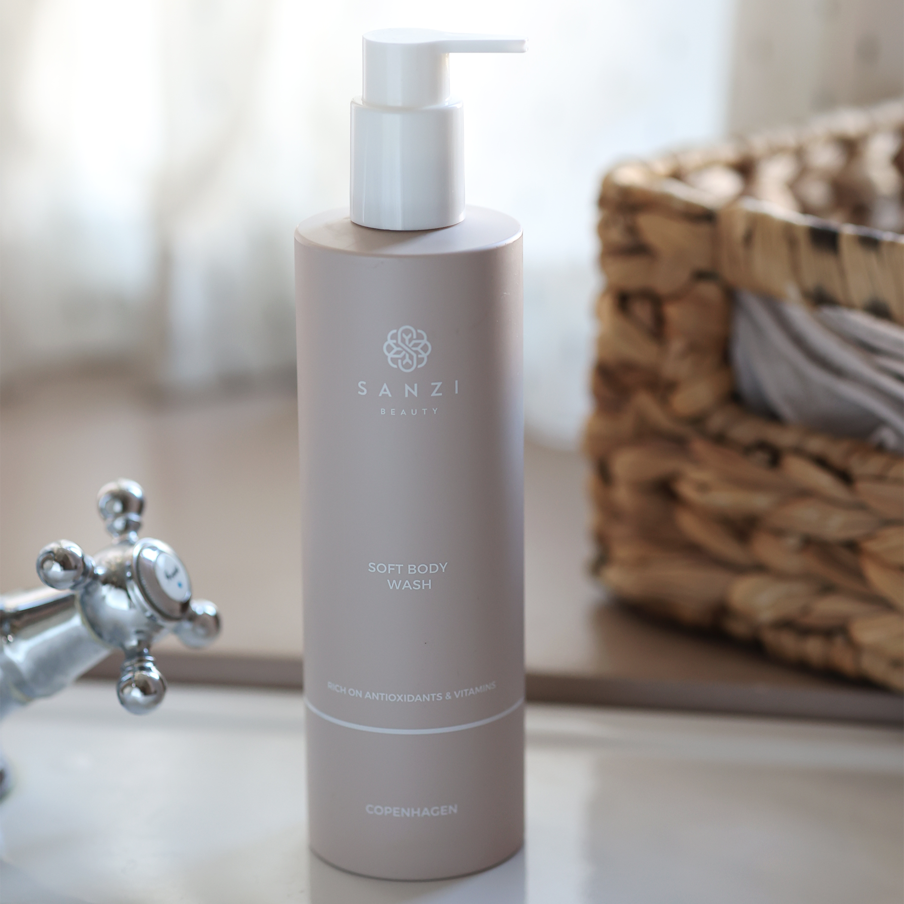 BODY WASH WITH VITAMIN E
