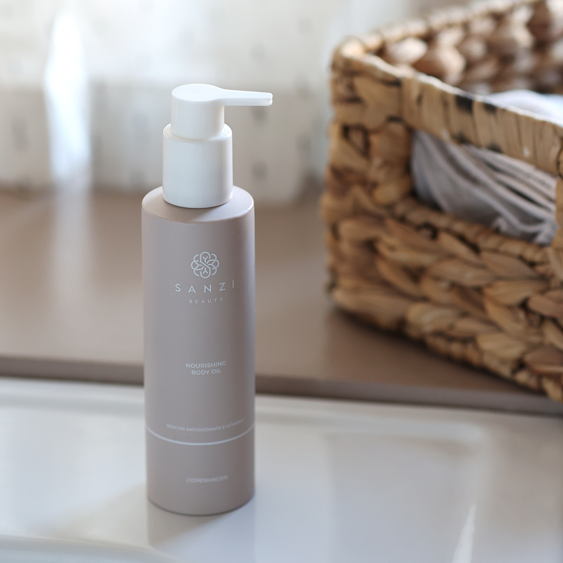 BODY OIL WITH ALMOND OIL