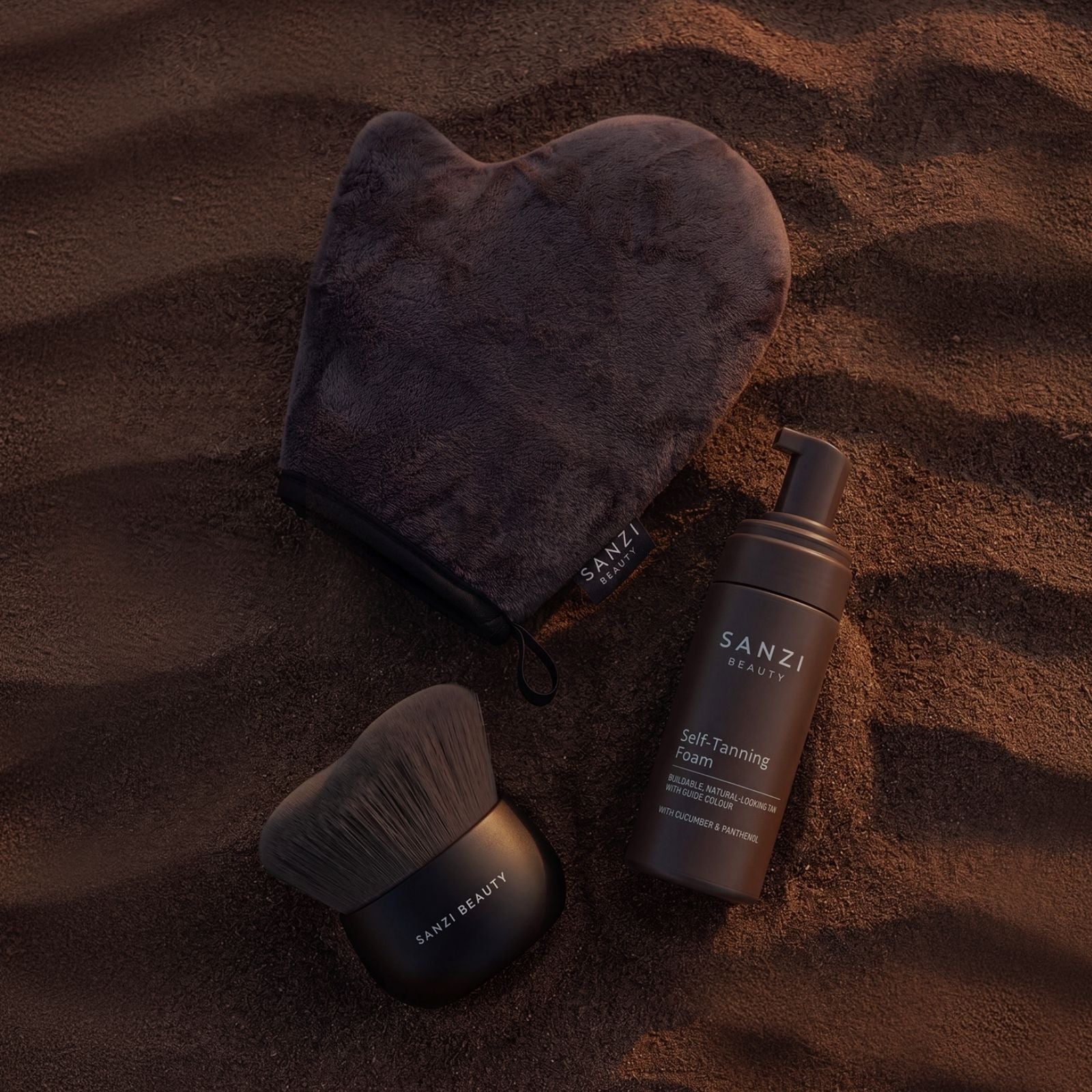 PAKKE: SELF-TANNING FOAM + SELF-TANNING GLOVE + SELF-TANNING BRUSH