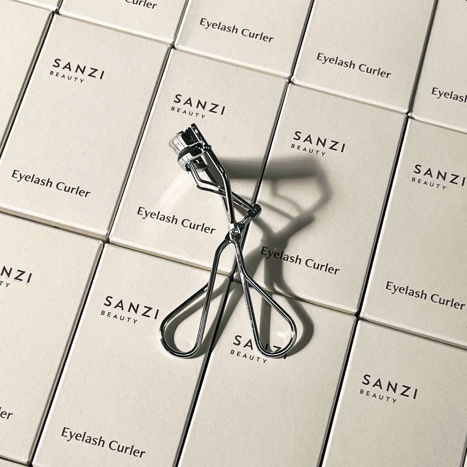 EYELASH CURLER