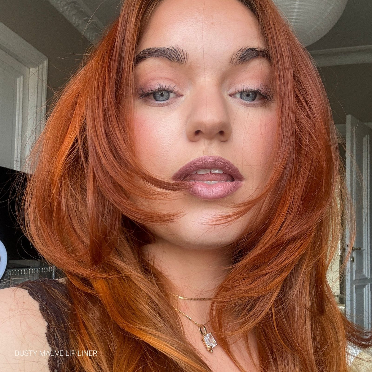 LIP LINER